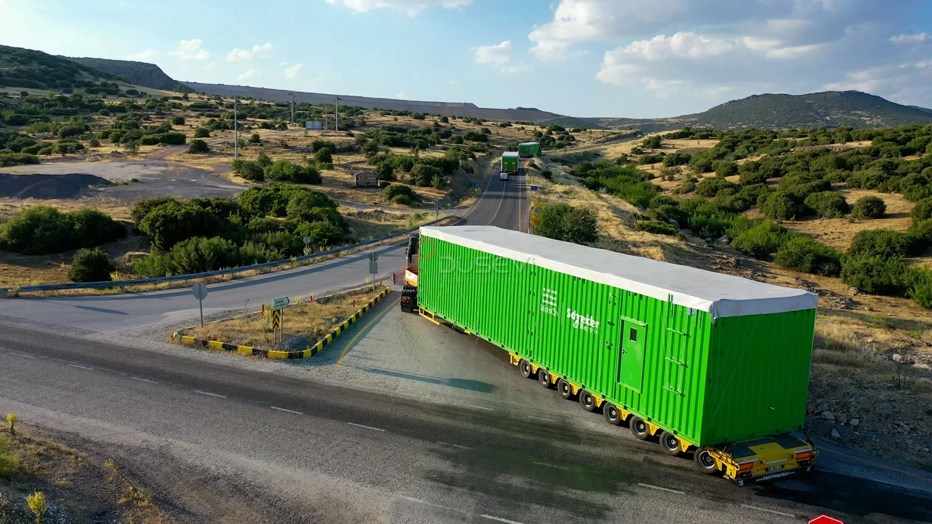 Schneider Electric Özel Ekipman Lojistiği ve Şantiye Teslimatı Drone Çekimi