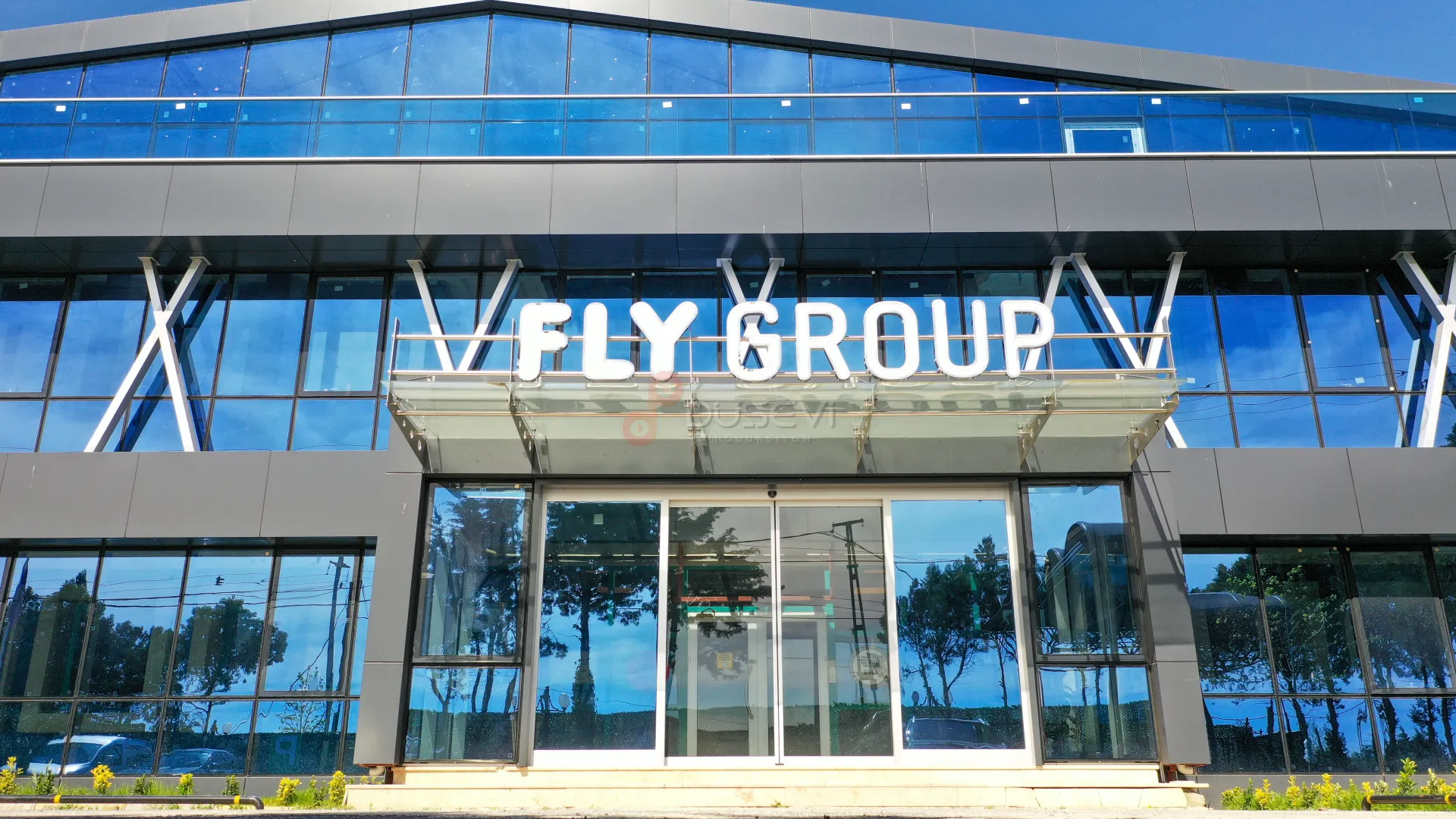 Solarra & Fly Group Silivri Fabrikası Çatı GES Projesi Profesyonel Drone Çekimi
