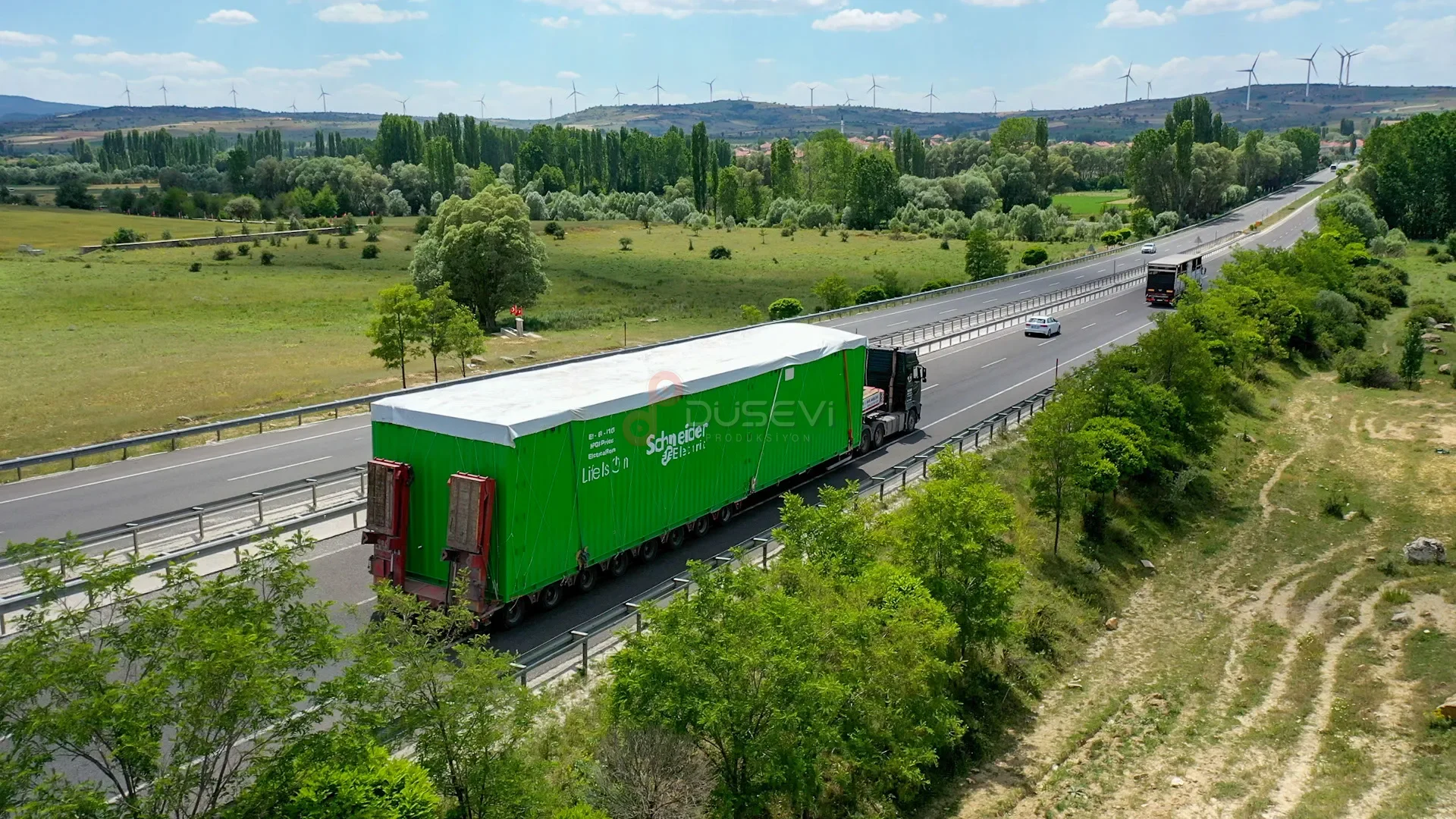 Schneider Electric Özel Ekipman Lojistiği ve Şantiye Teslimatı Drone Çekimi - 2