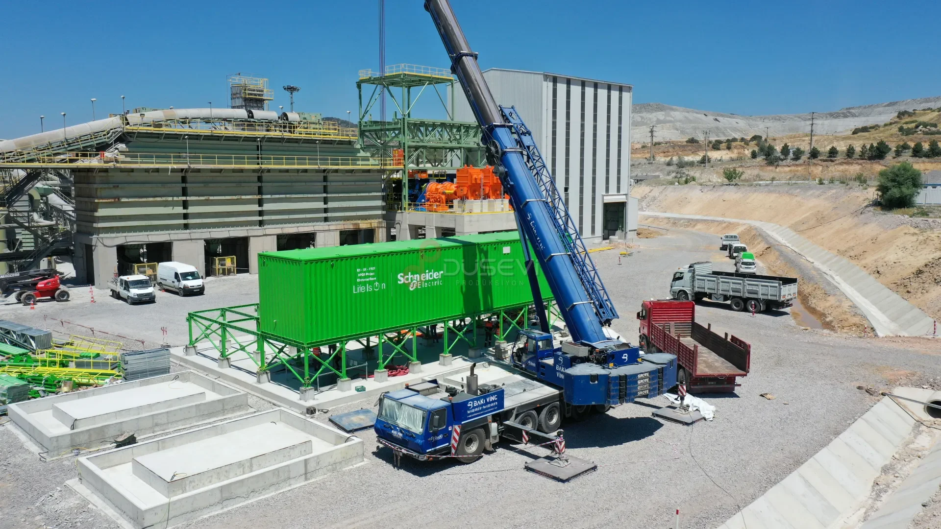 Schneider Electric Özel Ekipman Lojistiği ve Şantiye Teslimatı Drone Çekimi - 3