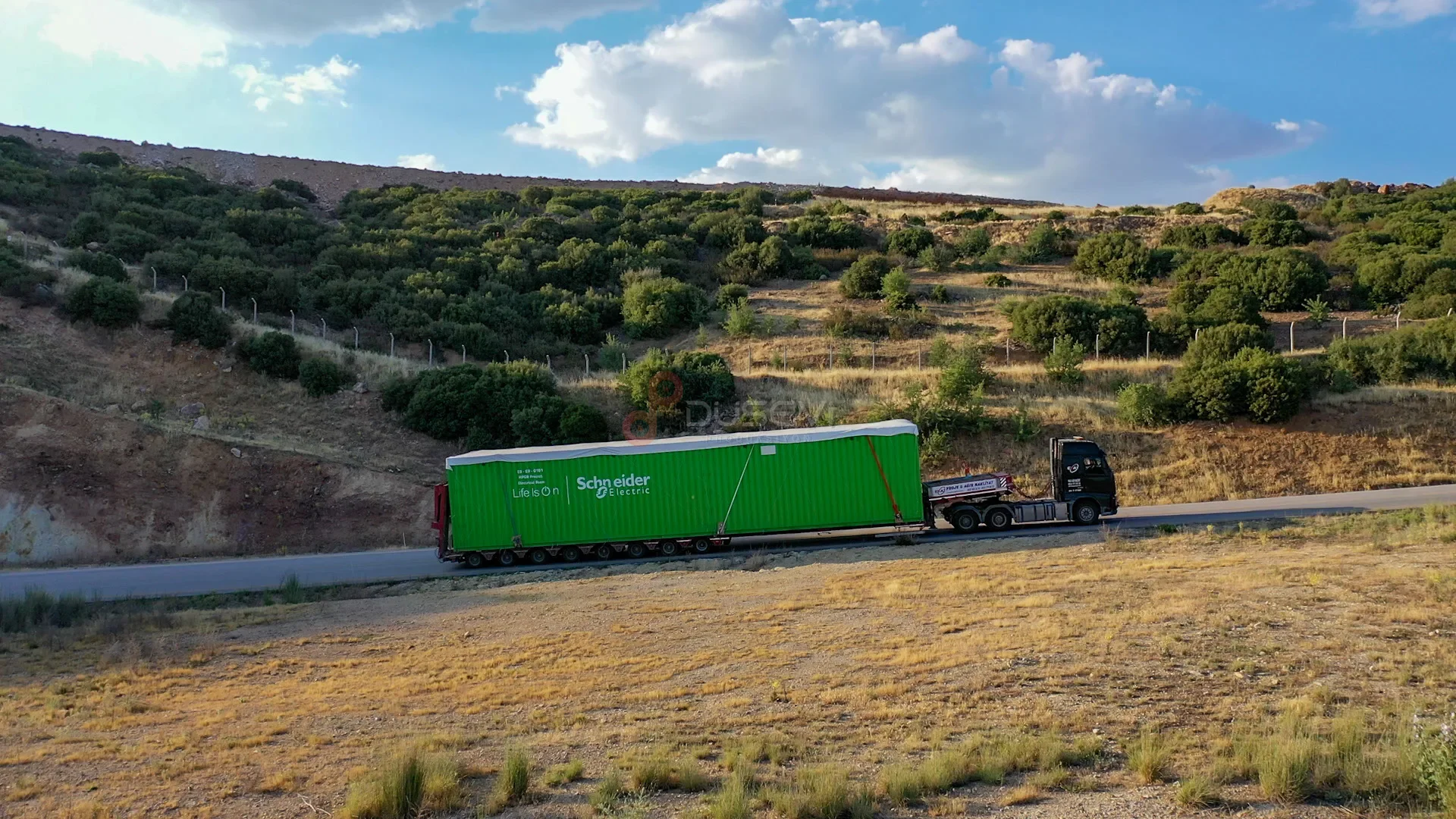 Schneider Electric Özel Ekipman Lojistiği ve Şantiye Teslimatı Drone Çekimi - 7