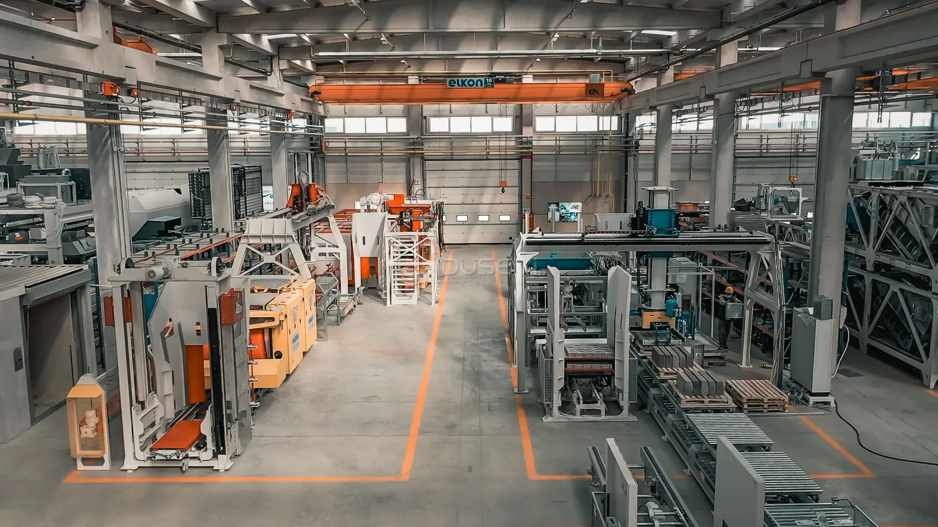 Endüstriyel Fabrika Üretim Tesisi ve Makine Parkuru Drone Fotoğraf Çekimi - 4