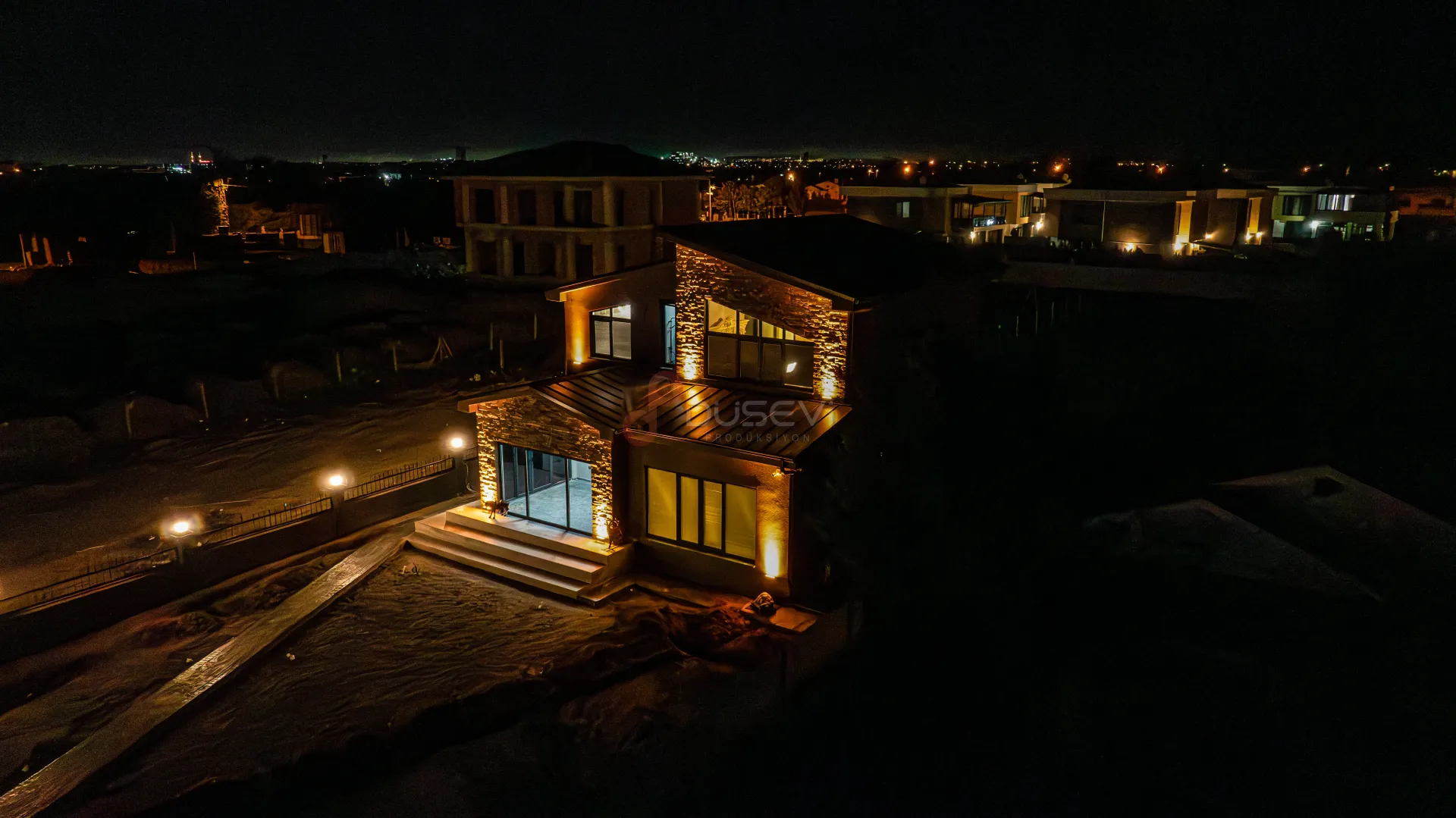Çerkezköy Modern Villa ve Bina Projeleri Profesyonel Gece Çekimi ve Drone Prodüksiyonu - 2