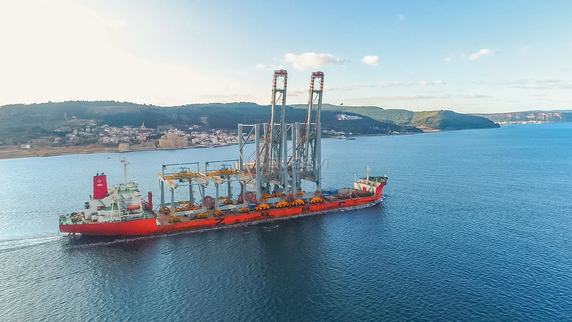 Çanakkale Boğazı Deniz Ticareti ve Gemi Geçişi Drone Çekimi - 5