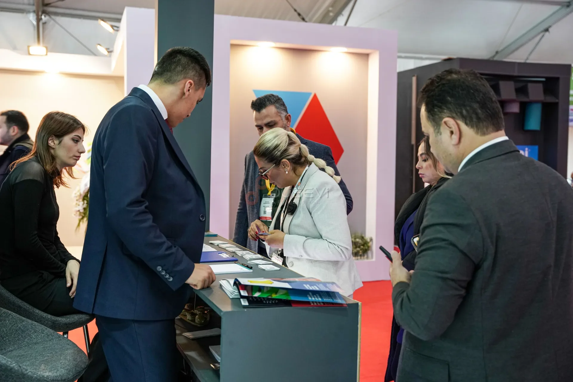 Deva Plastik TÜYAP Fuar Standı Profesyonel Fotoğraf Çekimi ve Kurumsal Tanıtım - 7