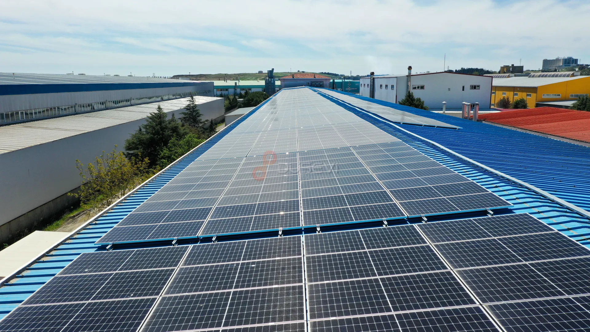 Solarra & Dekoral Mobilya Çatı GES Projesi Profesyonel Drone Çekimi ve Teknik Prodüksiyon - 3
